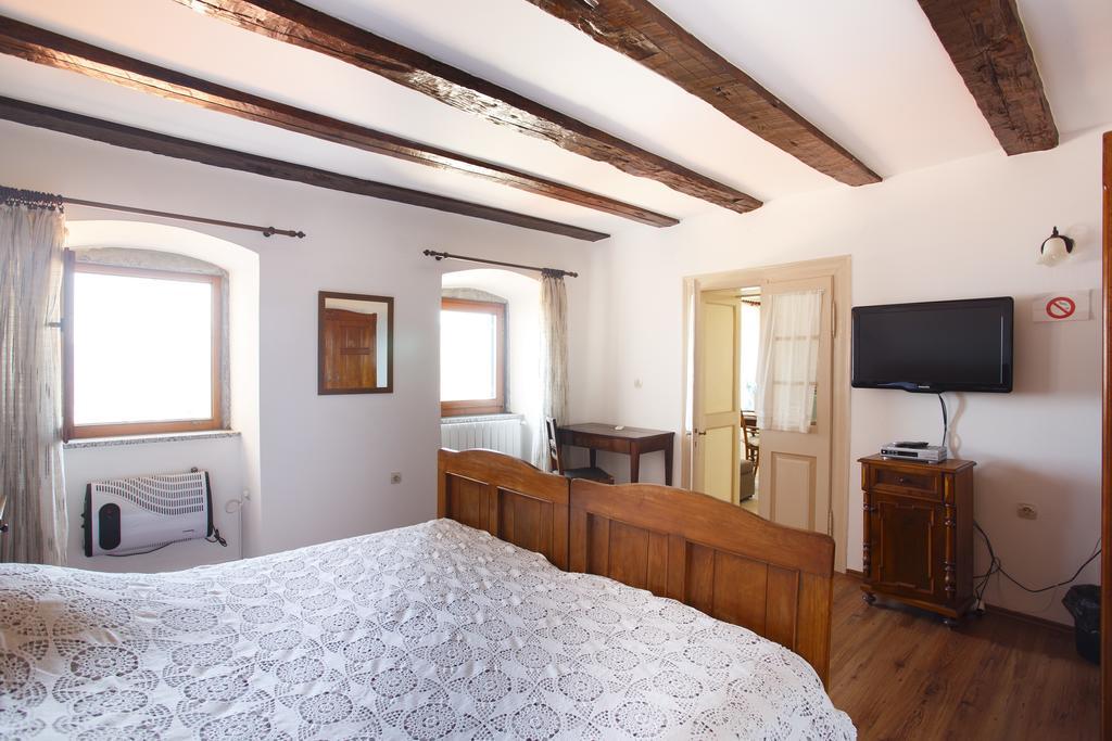 Apartments Villa Kastav In Old Town Center With Sea View And Parking Ruang foto