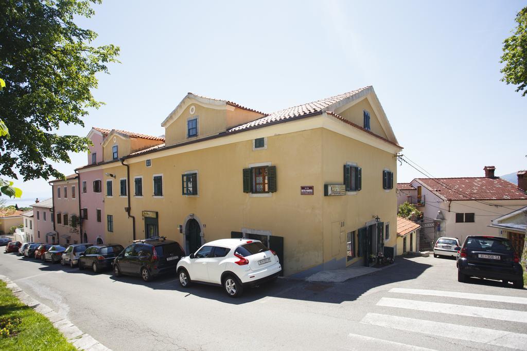 Apartments Villa Kastav In Old Town Center With Sea View And Parking Ruang foto