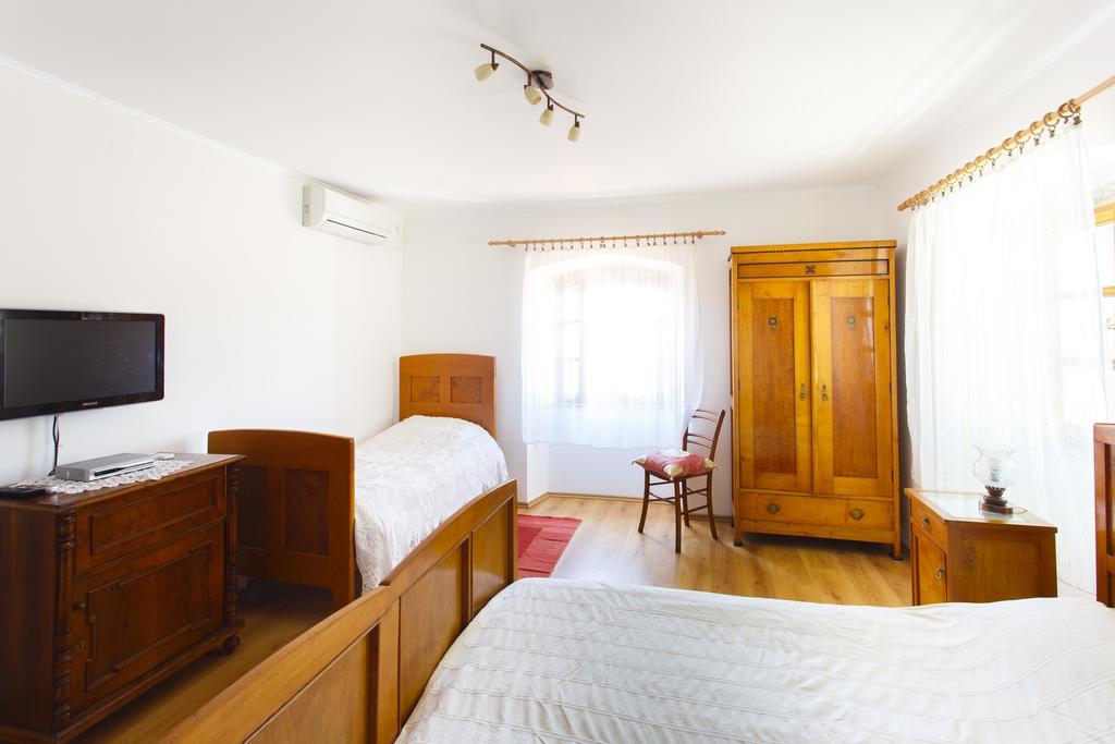Apartments Villa Kastav In Old Town Center With Sea View And Parking Ruang foto