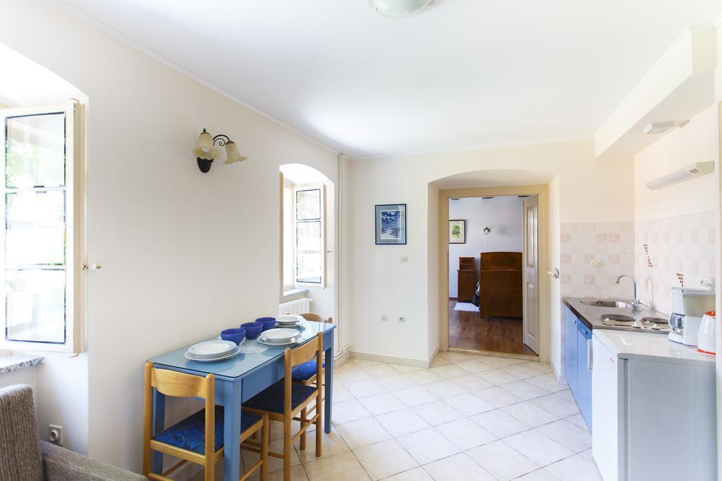 Apartments Villa Kastav In Old Town Center With Sea View And Parking Ruang foto