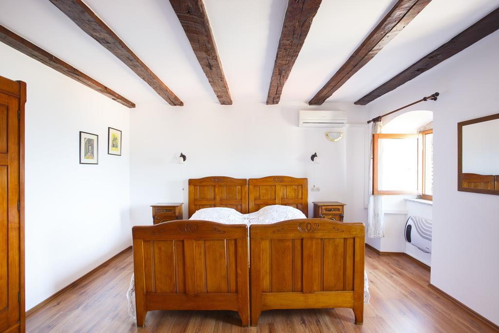 Apartments Villa Kastav In Old Town Center With Sea View And Parking Ruang foto